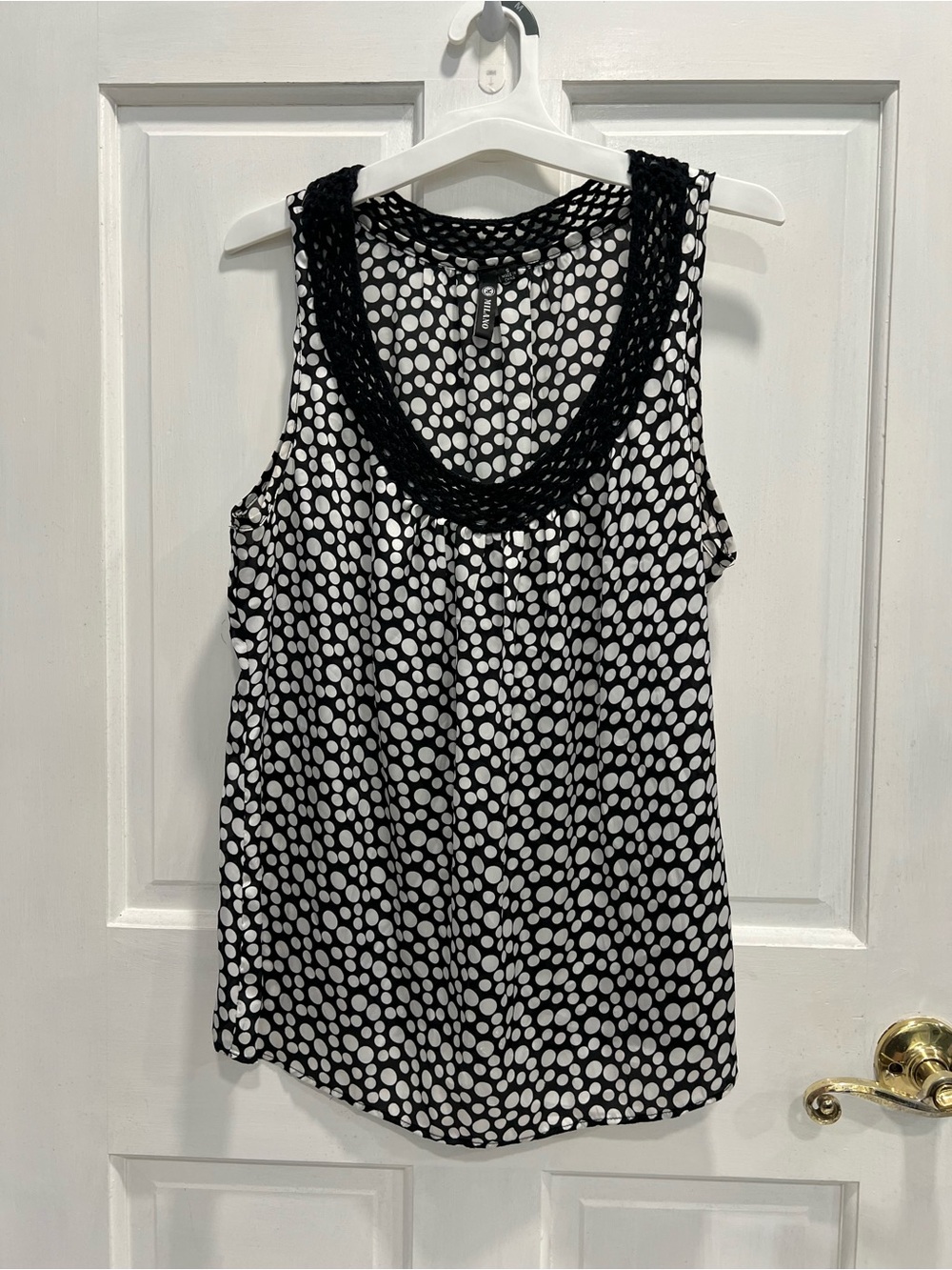 MILANO Black & White Polka Dot Flowy Sleeveless Tank Top SIZE MEDIUM Pre Loved